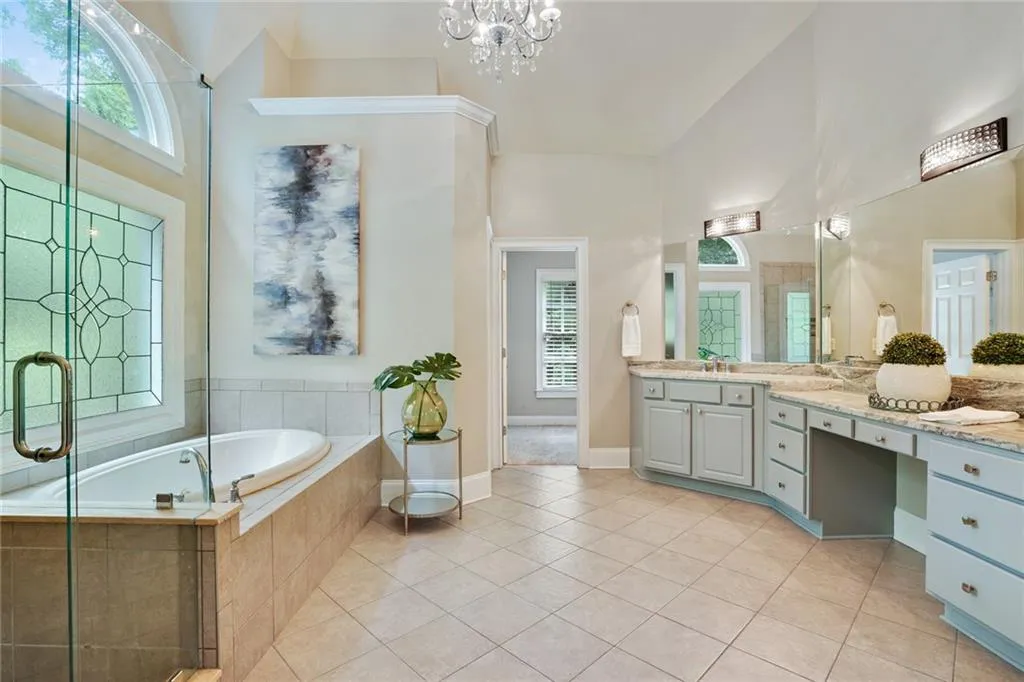 715 Windsor Parkway, Sandy Springs, Georgia 30342, 5 Bedrooms Bedrooms, ,6 BathroomsBathrooms,Residential,Sold,715 Windsor Parkway,7216313