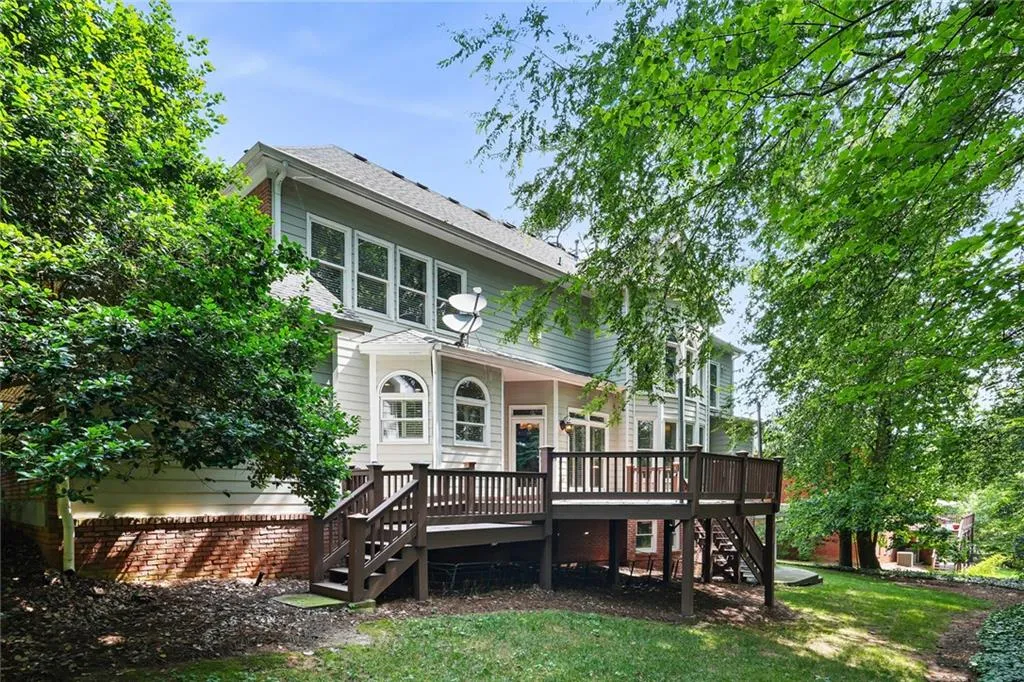 715 Windsor Parkway, Sandy Springs, Georgia 30342, 5 Bedrooms Bedrooms, ,6 BathroomsBathrooms,Residential,Sold,715 Windsor Parkway,7216313
