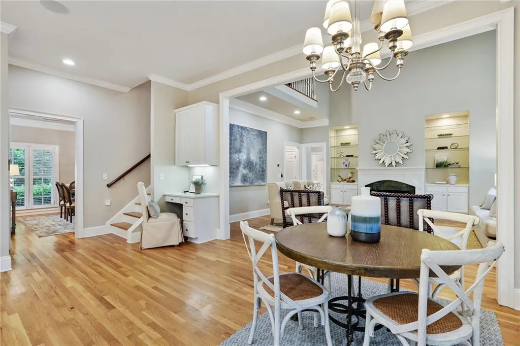 715 Windsor Parkway, Sandy Springs, Georgia 30342, 5 Bedrooms Bedrooms, ,6 BathroomsBathrooms,Residential,Sold,715 Windsor Parkway,7216313