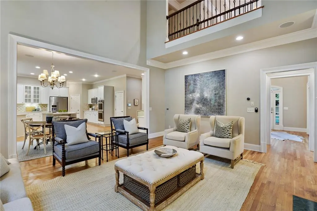 715 Windsor Parkway, Sandy Springs, Georgia 30342, 5 Bedrooms Bedrooms, ,6 BathroomsBathrooms,Residential,Sold,715 Windsor Parkway,7216313
