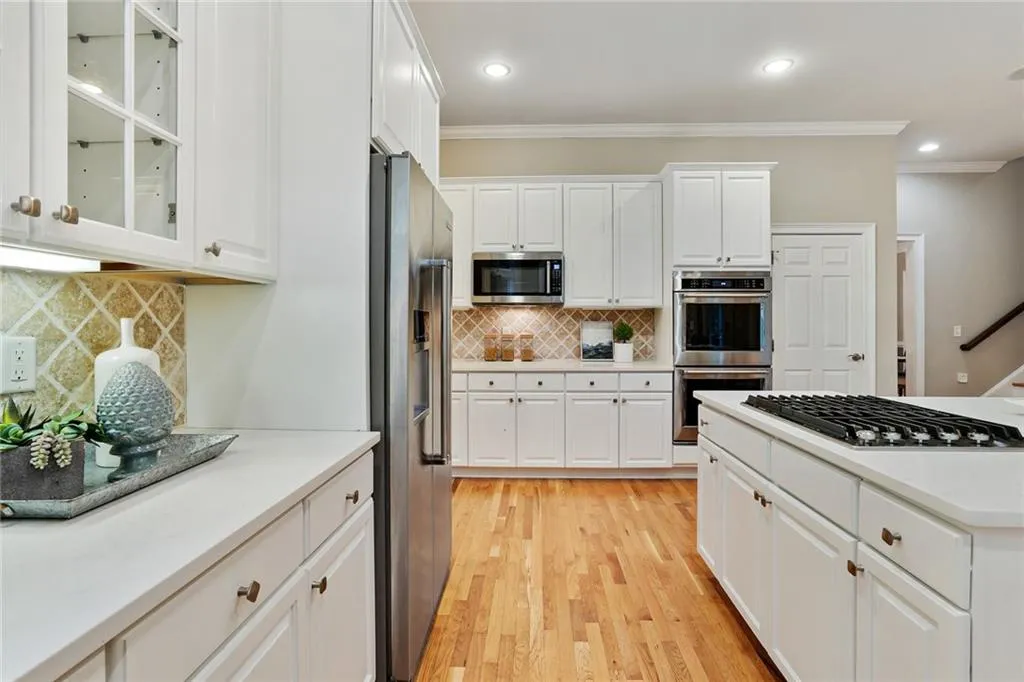 715 Windsor Parkway, Sandy Springs, Georgia 30342, 5 Bedrooms Bedrooms, ,6 BathroomsBathrooms,Residential,Sold,715 Windsor Parkway,7216313