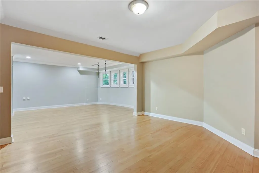 715 Windsor Parkway, Sandy Springs, Georgia 30342, 5 Bedrooms Bedrooms, ,6 BathroomsBathrooms,Residential,Sold,715 Windsor Parkway,7216313