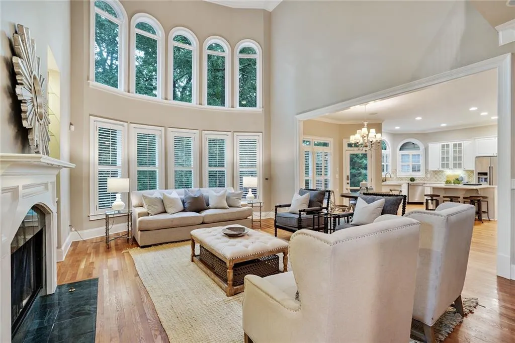715 Windsor Parkway, Sandy Springs, Georgia 30342, 5 Bedrooms Bedrooms, ,6 BathroomsBathrooms,Residential,Sold,715 Windsor Parkway,7216313