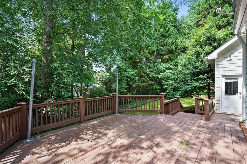 715 Windsor Parkway, Sandy Springs, Georgia 30342, 5 Bedrooms Bedrooms, ,6 BathroomsBathrooms,Residential,Sold,715 Windsor Parkway,7216313