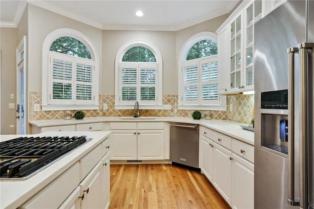 715 Windsor Parkway, Sandy Springs, Georgia 30342, 5 Bedrooms Bedrooms, ,6 BathroomsBathrooms,Residential,Sold,715 Windsor Parkway,7216313
