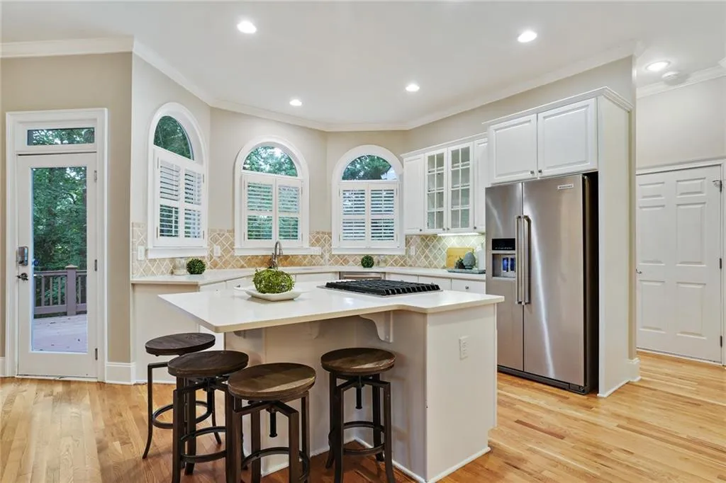 715 Windsor Parkway, Sandy Springs, Georgia 30342, 5 Bedrooms Bedrooms, ,6 BathroomsBathrooms,Residential,Sold,715 Windsor Parkway,7216313
