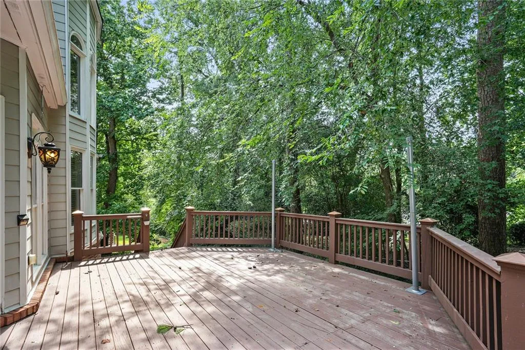 715 Windsor Parkway, Sandy Springs, Georgia 30342, 5 Bedrooms Bedrooms, ,6 BathroomsBathrooms,Residential,Sold,715 Windsor Parkway,7216313