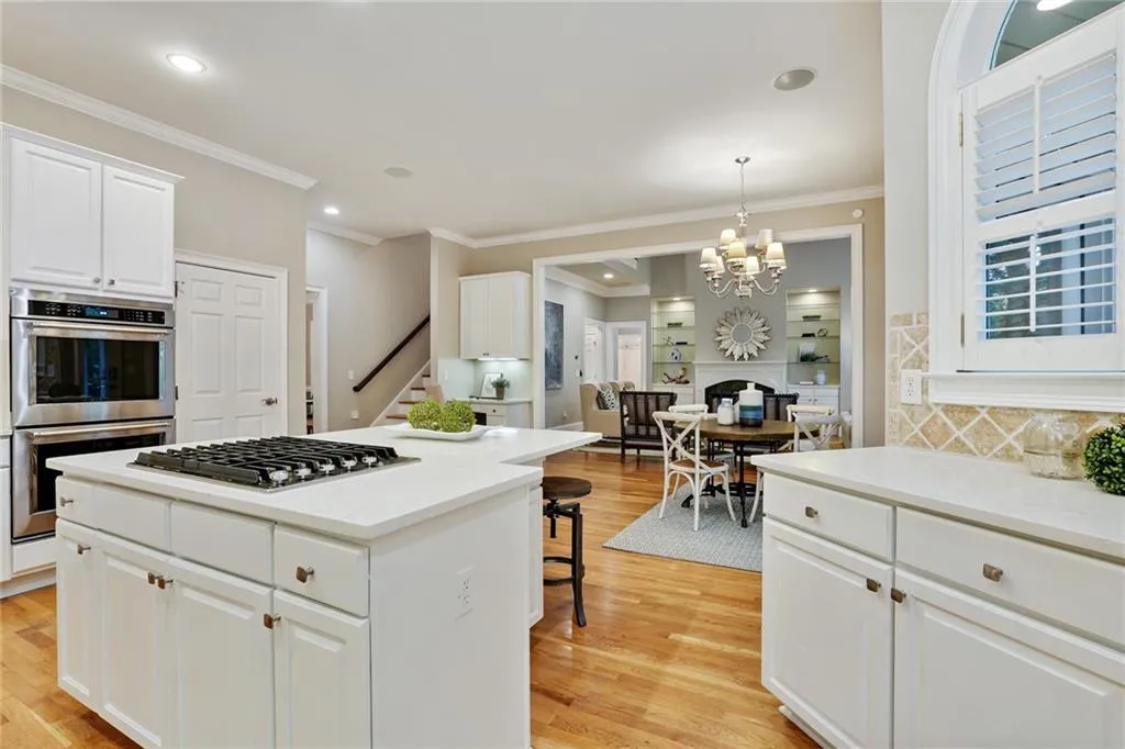 715 Windsor Parkway, Sandy Springs, Georgia 30342, 5 Bedrooms Bedrooms, ,6 BathroomsBathrooms,Residential,Sold,715 Windsor Parkway,7216313
