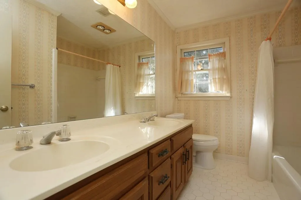 7570 Hunters Woods Drive, Sandy Springs, Georgia 30350, 4 Bedrooms Bedrooms, ,3 BathroomsBathrooms,Residential,Sold,7570 Hunters Woods Drive,5779985 7570 Hunters Woods Drive, Sandy Springs, Georgia 30350, 4 Bedrooms Bedrooms, ,3 BathroomsBathrooms,Residential,Sold,7570 Hunters Woods Drive,5779985