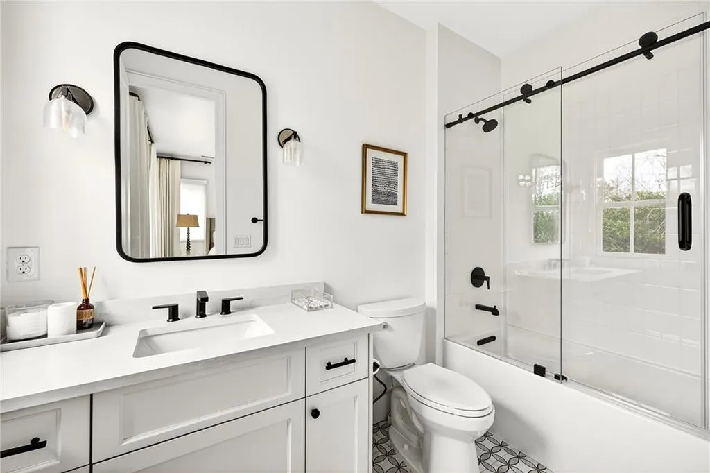 715 Amberidge Trail, Sandy Springs, Georgia 30328, 6 Bedrooms Bedrooms, ,5 BathroomsBathrooms,Residential,For Sale,715 Amberidge Trail,7731076