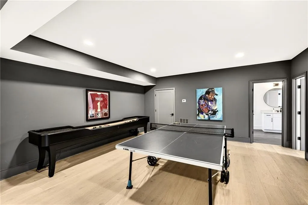 715 Amberidge Trail, Sandy Springs, Georgia 30328, 6 Bedrooms Bedrooms, ,5 BathroomsBathrooms,Residential,For Sale,715 Amberidge Trail,7731076