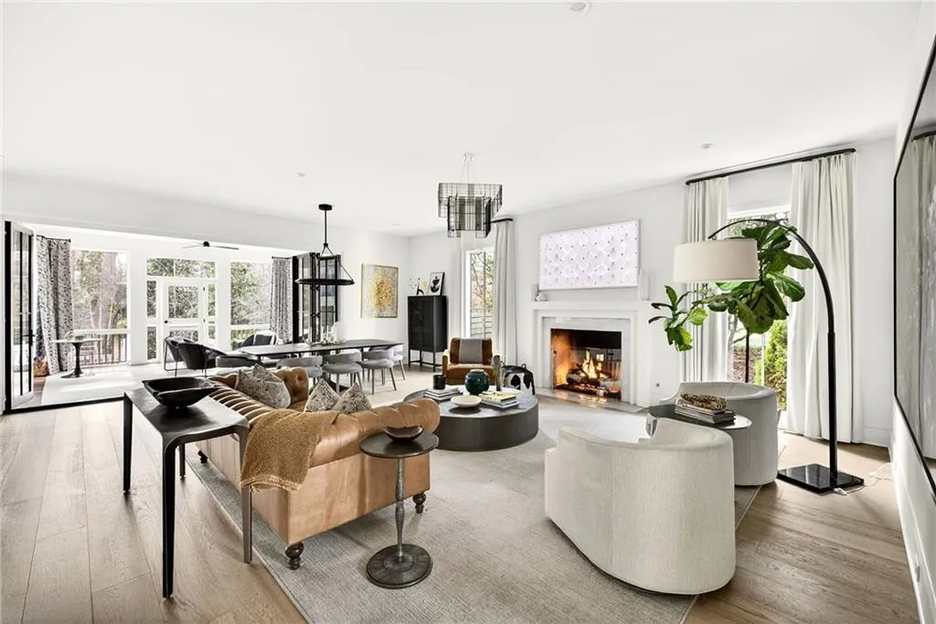 715 Amberidge Trail, Sandy Springs, Georgia 30328, 6 Bedrooms Bedrooms, ,5 BathroomsBathrooms,Residential,For Sale,715 Amberidge Trail,7731076