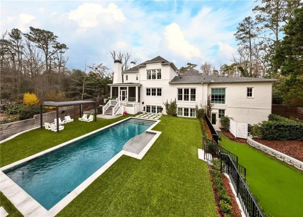 715 Amberidge Trail, Sandy Springs, Georgia 30328, 6 Bedrooms Bedrooms, ,5 BathroomsBathrooms,Residential,For Sale,715 Amberidge Trail,7731076