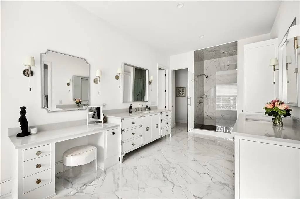 715 Amberidge Trail, Sandy Springs, Georgia 30328, 6 Bedrooms Bedrooms, ,5 BathroomsBathrooms,Residential,For Sale,715 Amberidge Trail,7731076