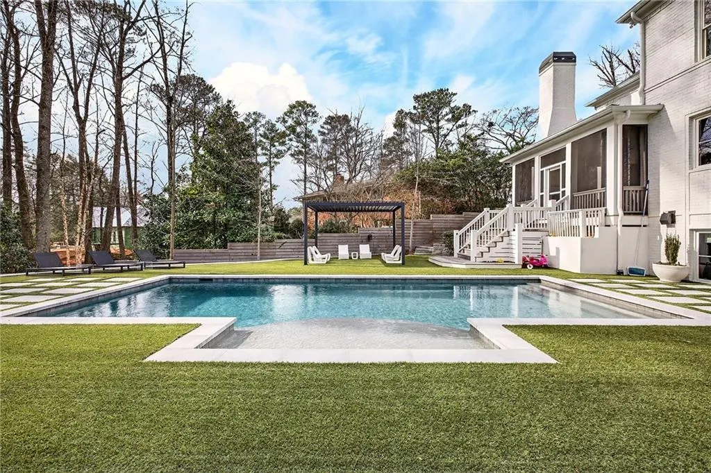 715 Amberidge Trail, Sandy Springs, Georgia 30328, 6 Bedrooms Bedrooms, ,5 BathroomsBathrooms,Residential,For Sale,715 Amberidge Trail,7731076