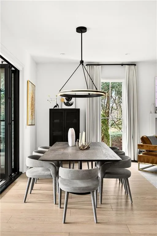 715 Amberidge Trail, Sandy Springs, Georgia 30328, 6 Bedrooms Bedrooms, ,5 BathroomsBathrooms,Residential,For Sale,715 Amberidge Trail,7731076