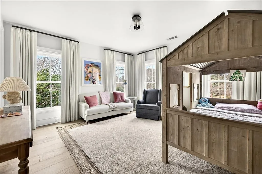 715 Amberidge Trail, Sandy Springs, Georgia 30328, 6 Bedrooms Bedrooms, ,5 BathroomsBathrooms,Residential,For Sale,715 Amberidge Trail,7731076