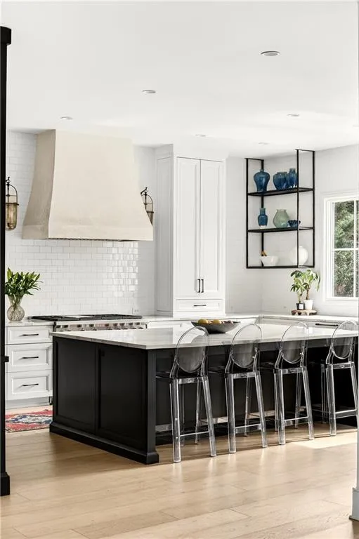 715 Amberidge Trail, Sandy Springs, Georgia 30328, 6 Bedrooms Bedrooms, ,5 BathroomsBathrooms,Residential,For Sale,715 Amberidge Trail,7731076