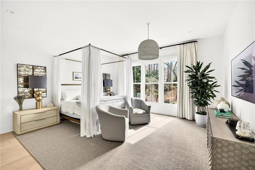 715 Amberidge Trail, Sandy Springs, Georgia 30328, 6 Bedrooms Bedrooms, ,5 BathroomsBathrooms,Residential,For Sale,715 Amberidge Trail,7731076