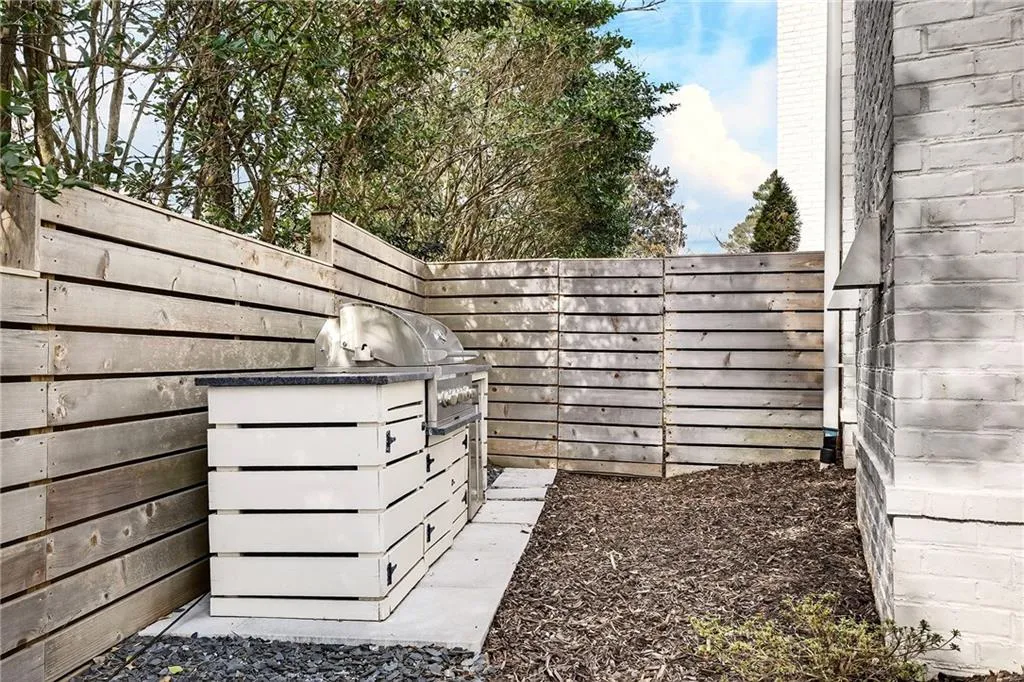 715 Amberidge Trail, Sandy Springs, Georgia 30328, 6 Bedrooms Bedrooms, ,5 BathroomsBathrooms,Residential,For Sale,715 Amberidge Trail,7731076