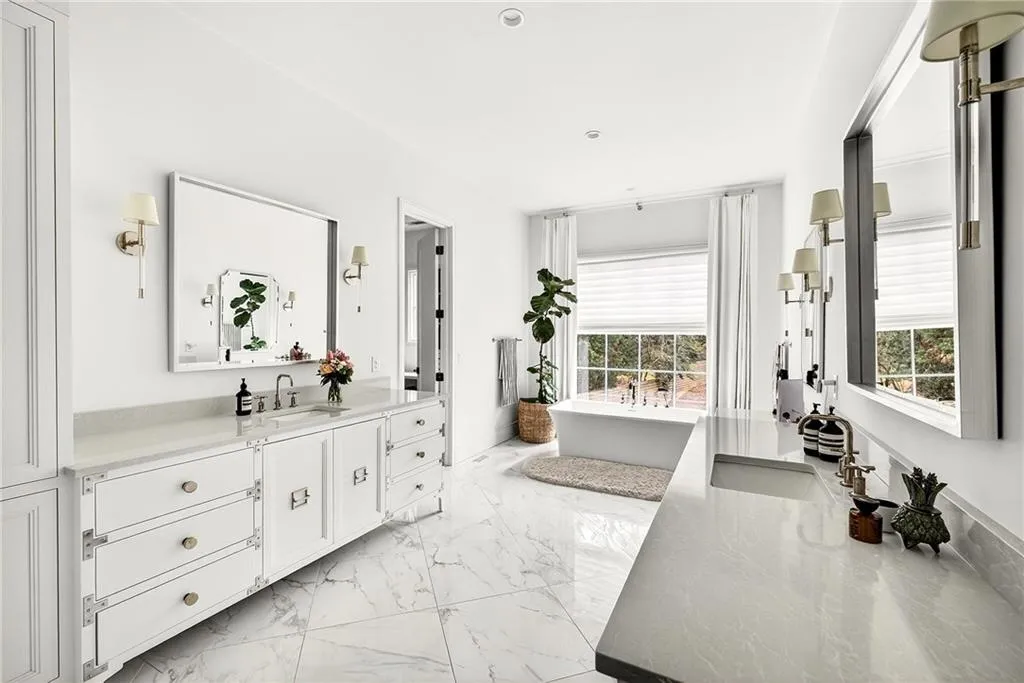 715 Amberidge Trail, Sandy Springs, Georgia 30328, 6 Bedrooms Bedrooms, ,5 BathroomsBathrooms,Residential,For Sale,715 Amberidge Trail,7731076