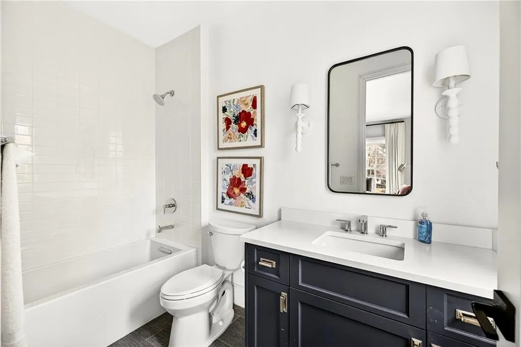 715 Amberidge Trail, Sandy Springs, Georgia 30328, 6 Bedrooms Bedrooms, ,5 BathroomsBathrooms,Residential,For Sale,715 Amberidge Trail,7731076