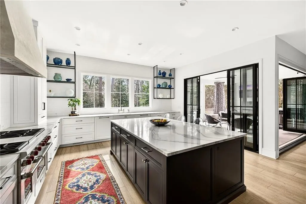 715 Amberidge Trail, Sandy Springs, Georgia 30328, 6 Bedrooms Bedrooms, ,5 BathroomsBathrooms,Residential,For Sale,715 Amberidge Trail,7731076