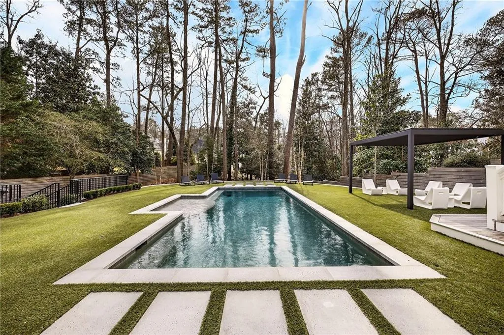 715 Amberidge Trail, Sandy Springs, Georgia 30328, 6 Bedrooms Bedrooms, ,5 BathroomsBathrooms,Residential,For Sale,715 Amberidge Trail,7731076