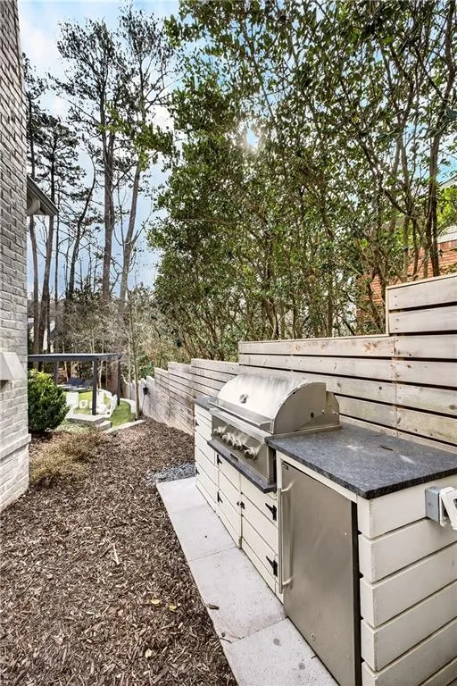 715 Amberidge Trail, Sandy Springs, Georgia 30328, 6 Bedrooms Bedrooms, ,5 BathroomsBathrooms,Residential,For Sale,715 Amberidge Trail,7731076