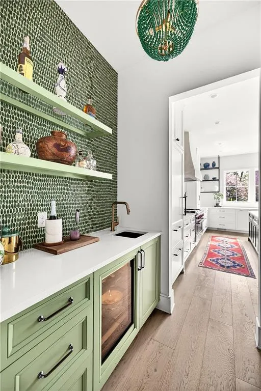 715 Amberidge Trail, Sandy Springs, Georgia 30328, 6 Bedrooms Bedrooms, ,5 BathroomsBathrooms,Residential,For Sale,715 Amberidge Trail,7731076