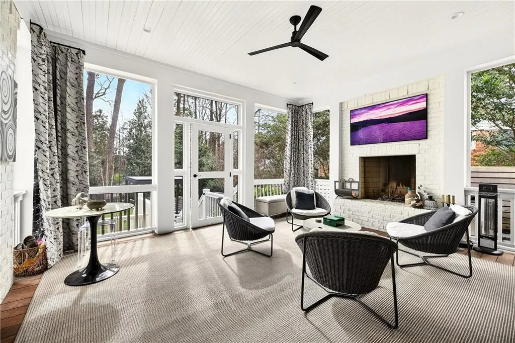 715 Amberidge Trail, Sandy Springs, Georgia 30328, 6 Bedrooms Bedrooms, ,5 BathroomsBathrooms,Residential,For Sale,715 Amberidge Trail,7731076