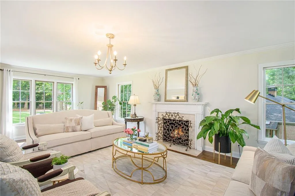7170 Riverside Way, Sandy Springs, Georgia 30328, 5 Bedrooms Bedrooms, ,3 BathroomsBathrooms,Residential,Sold,7170 Riverside Way,6915596