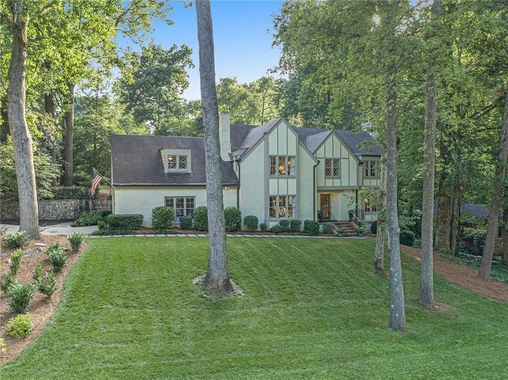 7170 Riverside Way, Sandy Springs, Georgia 30328, 5 Bedrooms Bedrooms, ,3 BathroomsBathrooms,Residential,Sold,7170 Riverside Way,6915596