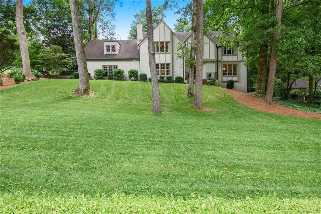 7170 Riverside Way, Sandy Springs, Georgia 30328, 5 Bedrooms Bedrooms, ,3 BathroomsBathrooms,Residential,Sold,7170 Riverside Way,6915596