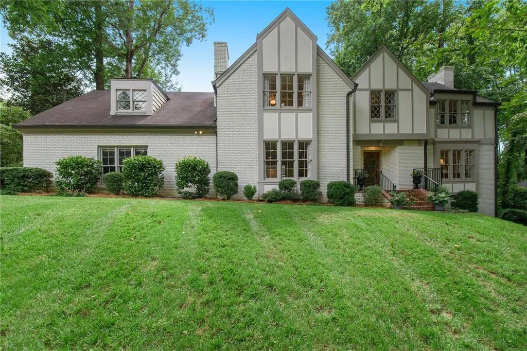 7170 Riverside Way, Sandy Springs, Georgia 30328, 5 Bedrooms Bedrooms, ,3 BathroomsBathrooms,Residential,Sold,7170 Riverside Way,6915596