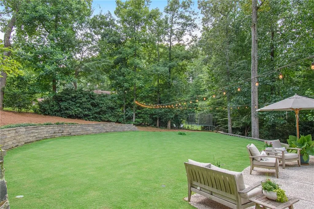 7170 Riverside Way, Sandy Springs, Georgia 30328, 5 Bedrooms Bedrooms, ,3 BathroomsBathrooms,Residential,Sold,7170 Riverside Way,6915596