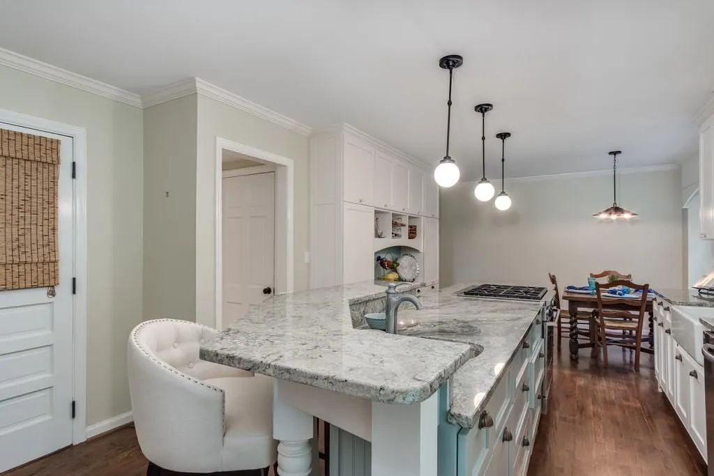 380 Elden Drive Ne, Sandy Springs, Georgia 30342, 4 Bedrooms Bedrooms, ,3 BathroomsBathrooms,Residential,Sold,380 Elden Drive Ne,6573611