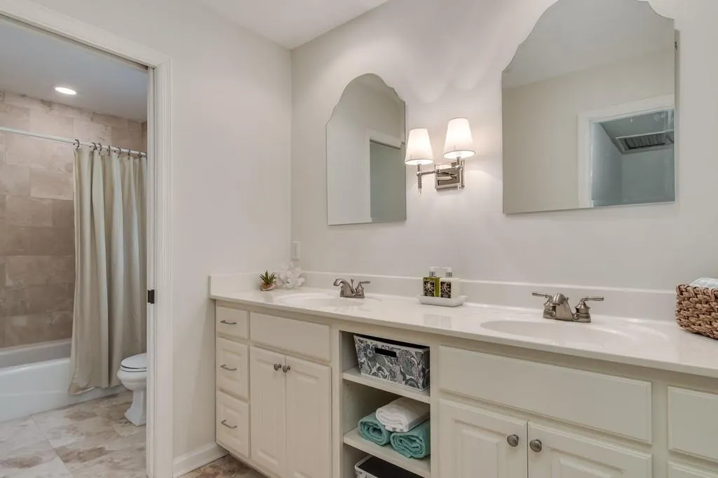 380 Elden Drive Ne, Sandy Springs, Georgia 30342, 4 Bedrooms Bedrooms, ,3 BathroomsBathrooms,Residential,Sold,380 Elden Drive Ne,6573611