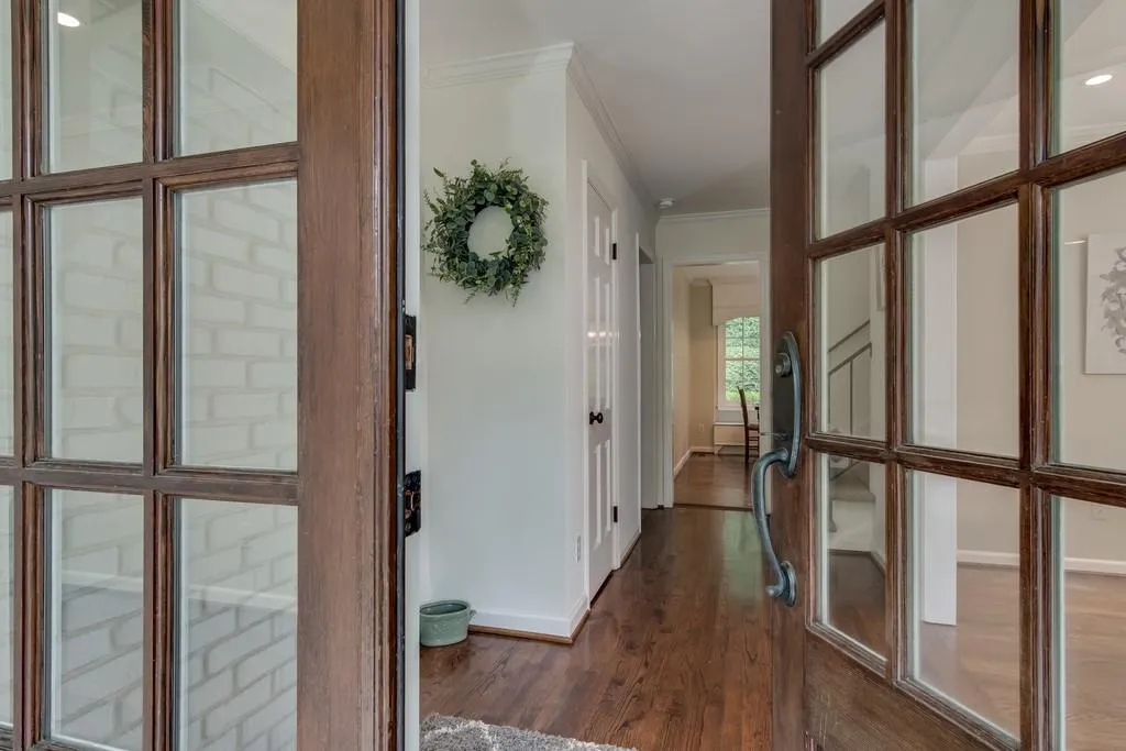 380 Elden Drive Ne, Sandy Springs, Georgia 30342, 4 Bedrooms Bedrooms, ,3 BathroomsBathrooms,Residential,Sold,380 Elden Drive Ne,6573611