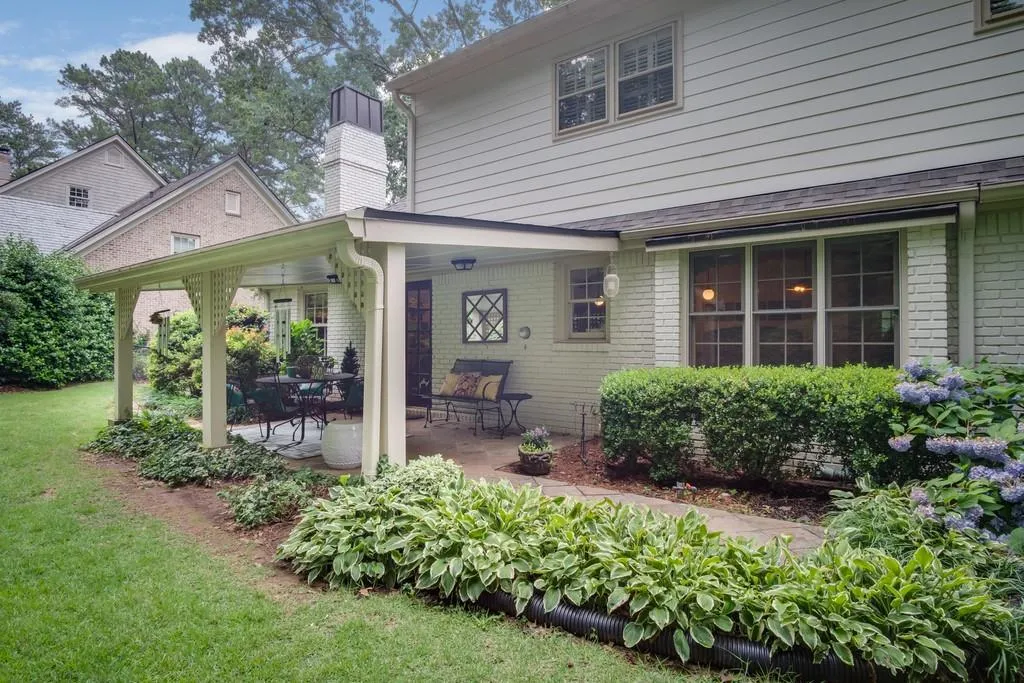 380 Elden Drive Ne, Sandy Springs, Georgia 30342, 4 Bedrooms Bedrooms, ,3 BathroomsBathrooms,Residential,Sold,380 Elden Drive Ne,6573611