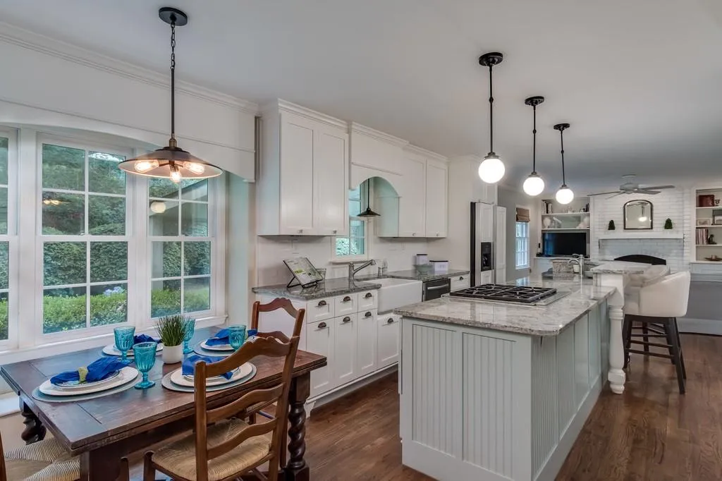 380 Elden Drive Ne, Sandy Springs, Georgia 30342, 4 Bedrooms Bedrooms, ,3 BathroomsBathrooms,Residential,Sold,380 Elden Drive Ne,6573611