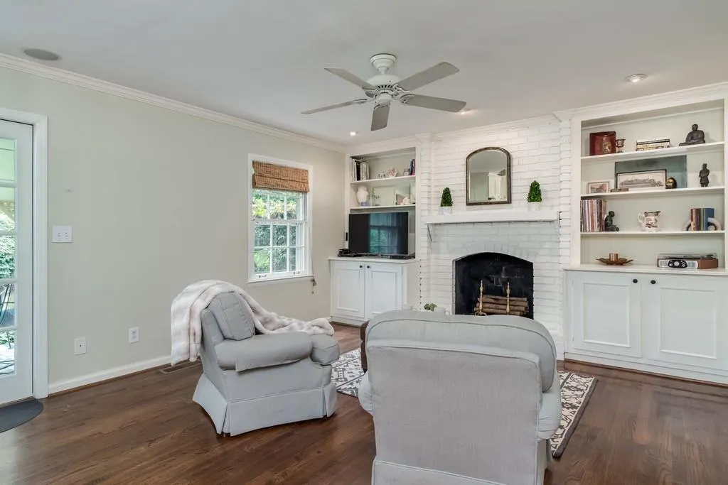 380 Elden Drive Ne, Sandy Springs, Georgia 30342, 4 Bedrooms Bedrooms, ,3 BathroomsBathrooms,Residential,Sold,380 Elden Drive Ne,6573611
