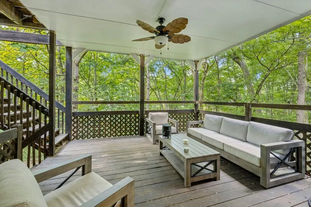 Covered Lower Deck