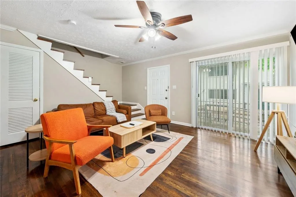 411 10th Street Street Ne Unit 6, Atlanta, Georgia 30309, 2 Bedrooms Bedrooms, ,1 BathroomBathrooms,Residential,Sold,411 10th Street Street Ne Unit 6,7602071