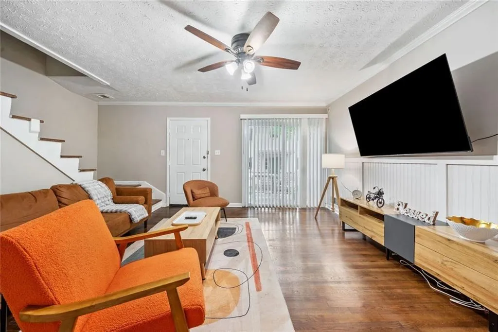 411 10th Street Street Ne Unit 6, Atlanta, Georgia 30309, 2 Bedrooms Bedrooms, ,1 BathroomBathrooms,Residential,Sold,411 10th Street Street Ne Unit 6,7602071