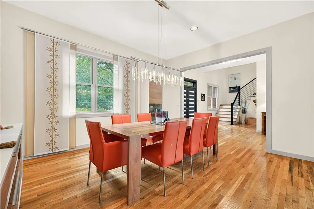 4812 Nw Lake Forrest Drive Nw, Sandy Springs, Georgia 30342, 6 Bedrooms Bedrooms, ,4 BathroomsBathrooms,Residential,For Sale,4812 Nw Lake Forrest Drive Nw,7663008