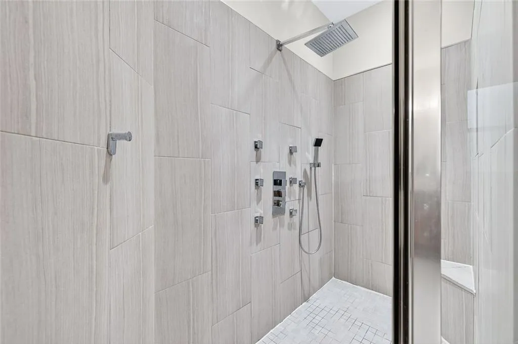 4812 Nw Lake Forrest Drive Nw, Sandy Springs, Georgia 30342, 6 Bedrooms Bedrooms, ,4 BathroomsBathrooms,Residential,For Sale,4812 Nw Lake Forrest Drive Nw,7663008