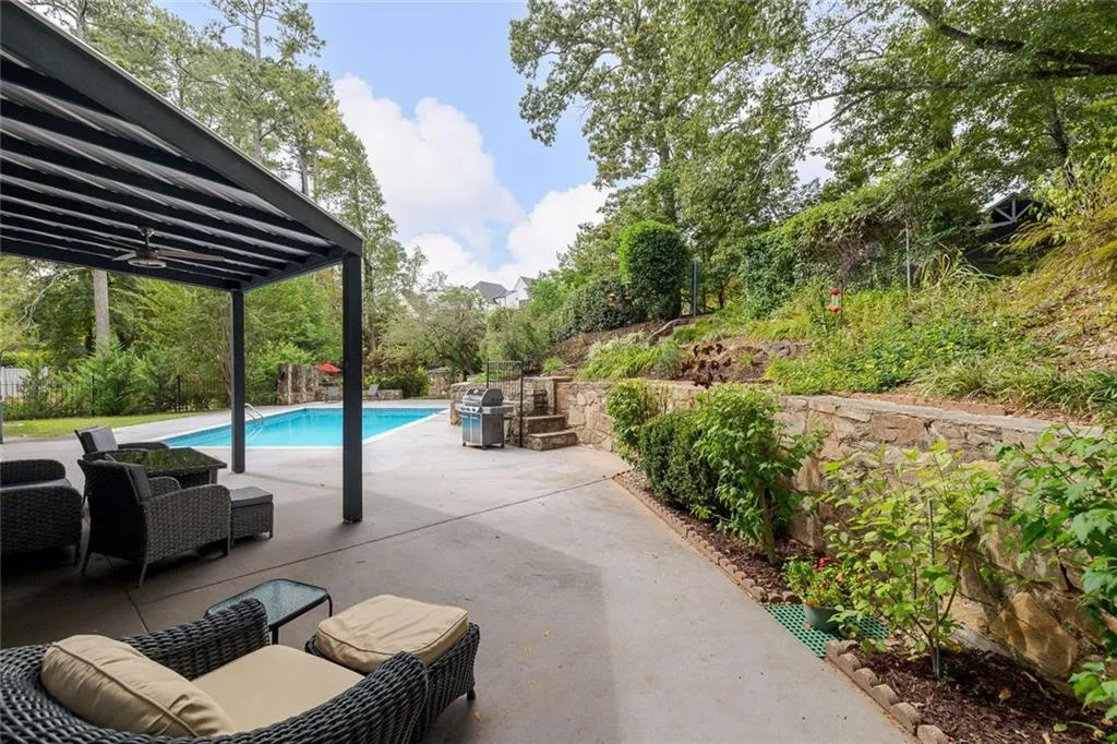 4812 Nw Lake Forrest Drive Nw, Sandy Springs, Georgia 30342, 6 Bedrooms Bedrooms, ,4 BathroomsBathrooms,Residential,For Sale,4812 Nw Lake Forrest Drive Nw,7663008