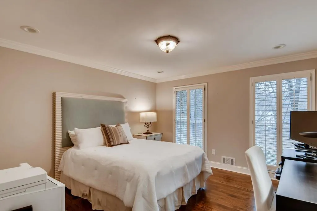 2570 Spalding Drive, Atlanta, Georgia 30350, 6 Bedrooms Bedrooms, ,4 BathroomsBathrooms,Residential,Sold,2570 Spalding Drive,6683148