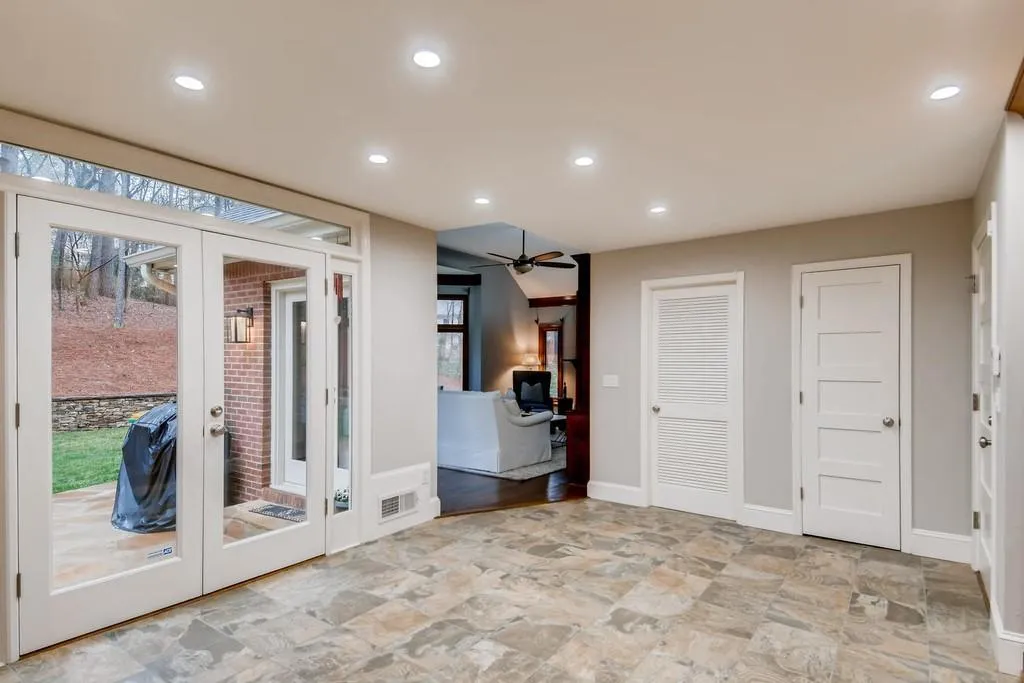 2570 Spalding Drive, Atlanta, Georgia 30350, 6 Bedrooms Bedrooms, ,4 BathroomsBathrooms,Residential,Sold,2570 Spalding Drive,6683148